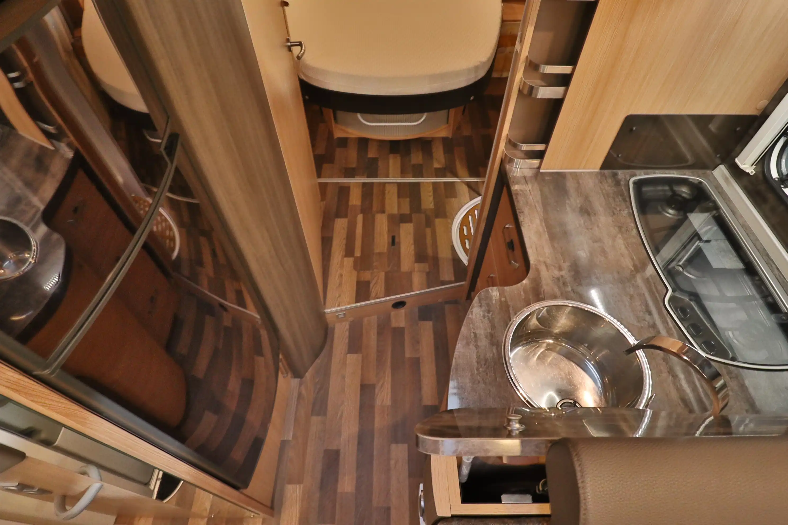 KNAUS Sky TI 700 MX Silver Selection